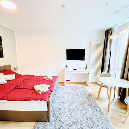Studio Am Waldschloesschen Mit Kueche Und Netflix Dresden Bagian luar foto